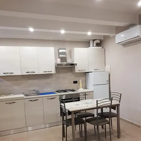 1 Camera Con Cucina Vicino Centro Città Apartamento