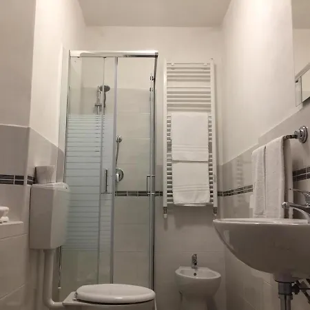 1 Camera Con Cucina Vicino Centro Città Parma