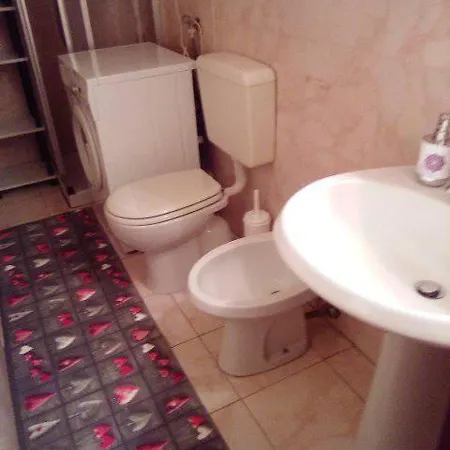 1 Camera Con Cucina Vicino Centro Città *