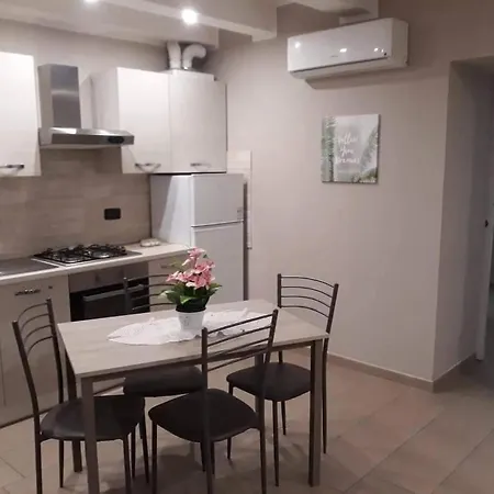 1 Camera Con Cucina Vicino Centro Città Apartamento
