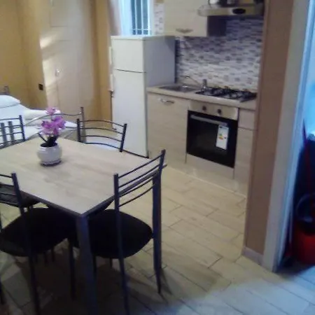 1 Camera Con Cucina Vicino Centro Città Parma